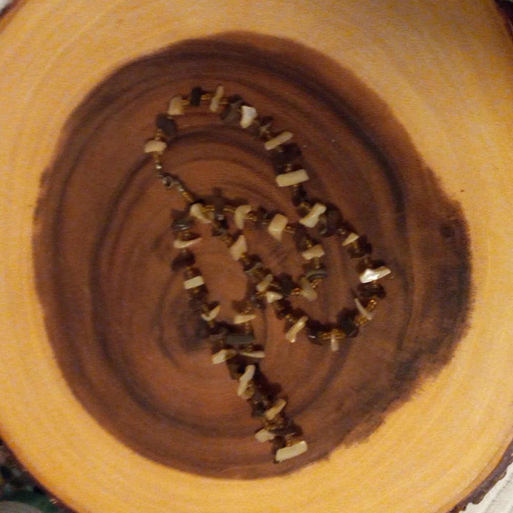 Shell like necklace - Picture 2 of 3